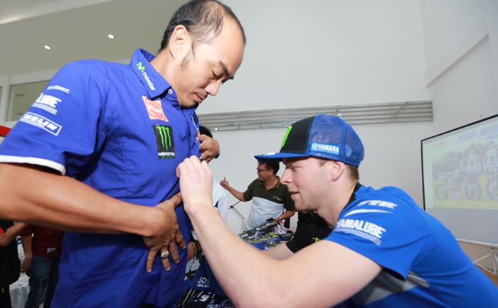 Romain Febvre dapat sambutan hangat dari fans saat jumpa pers di Pangkalpinang
