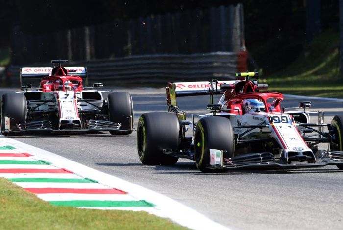 Resmi! Tim Alfa Romeo telah mengumumkan mempertahanan Kimi Raikkonen dan Antonio Giovinazzi untuk F1 2021