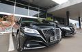 Toyota Crown Menteri Sudah Parkir di Gedung DPR. Pejabat Naik Hybrid