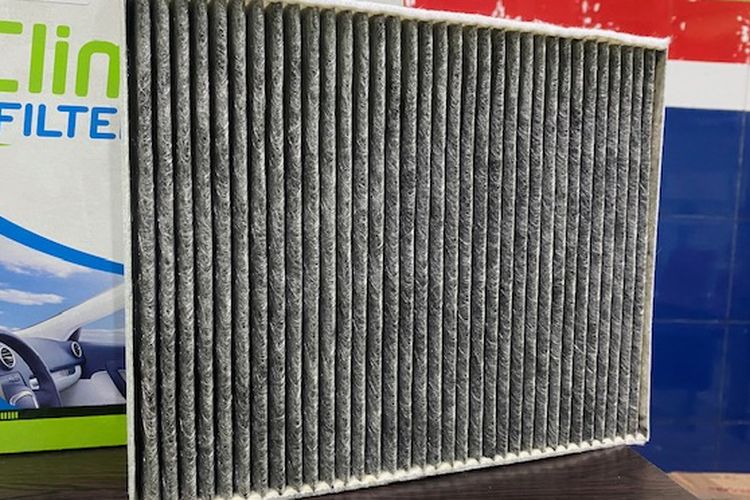 Pakai Filter Kabin Berbahan Karbon Kenali Kelebihan Kekurangannya