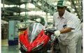 Honda Resmi Rilis CBR150R dengan ABS. Pelek dan Visornya Juga Baru Bro