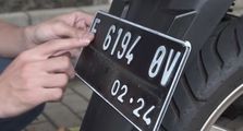 Pelat Nomor Copot di Tengah Jalan, Bisakah Buat Satuan di Samsat?