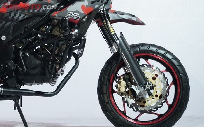 Suspensinya kini menggunakan model upside down