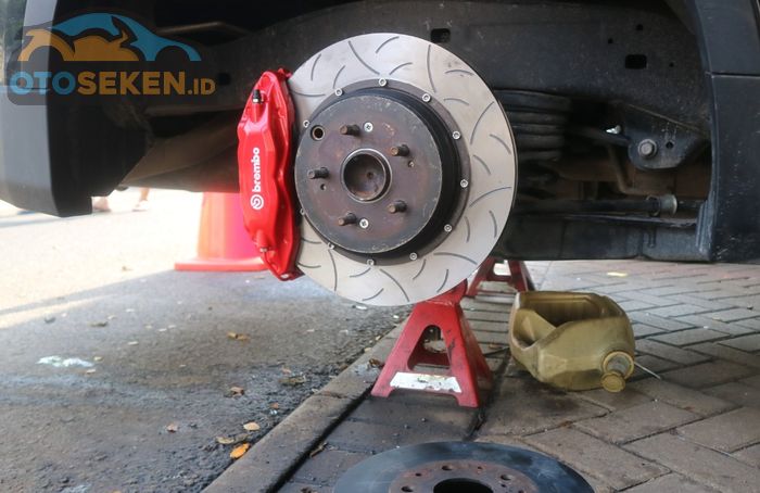 Pemasangan Big Brake Kit (BBK)