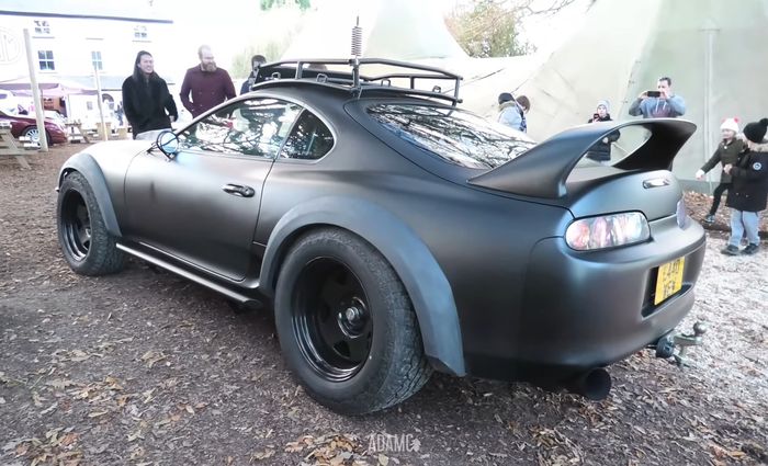 Modifikasi Toyota Supra Mk4 off-road pasang ban gambot dan suspensi udara