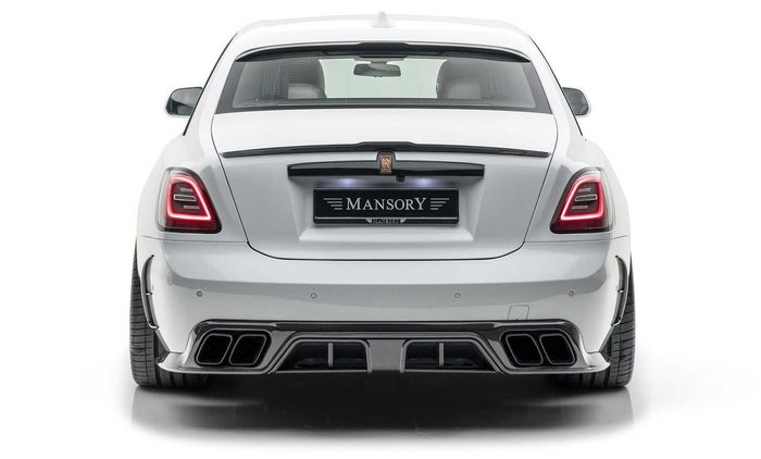 Tampilan belakang modifikasi Rolly-Royce Ghost garapan Mansory 