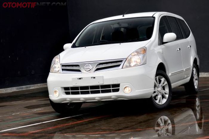 grand livina price