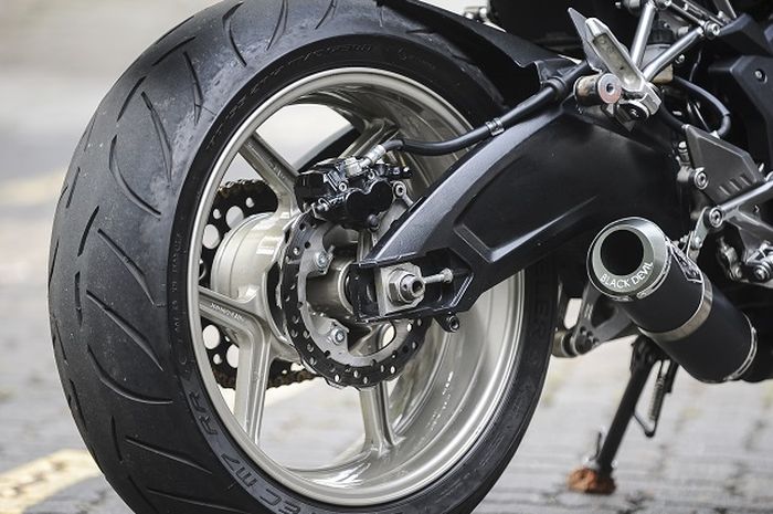 Enggak menutupi lengan ayun Lengan ayun andalkan GSX-R600 agar lebih minim ubahan