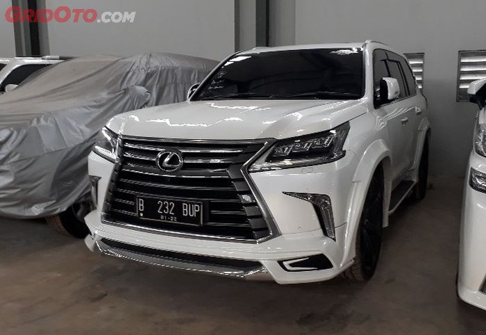 Lexus LX570