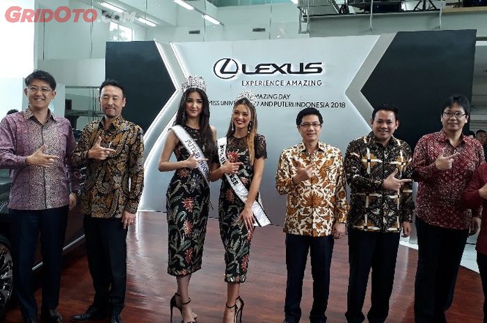 Jajaran BOD Lexus Indonesia berpose berama Miss Universe 2017 dan Putri Indonesia 2018