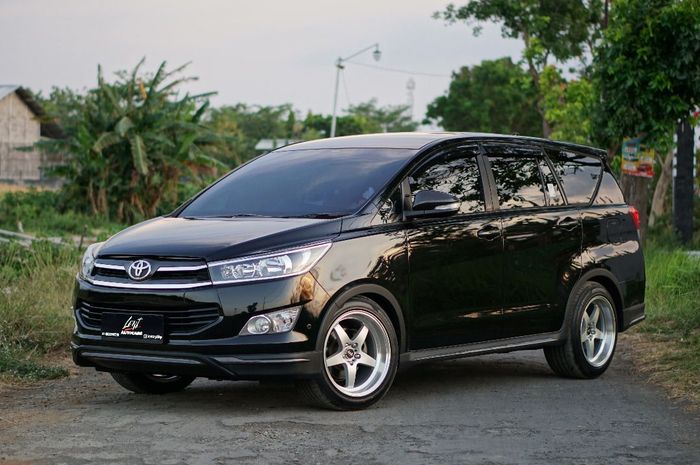 Toyota Innova Reborn tampil simple