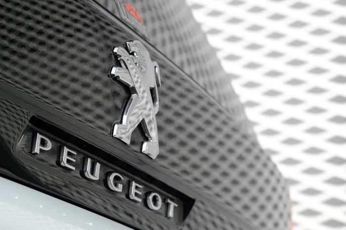 Logo atau emblem Peugeot