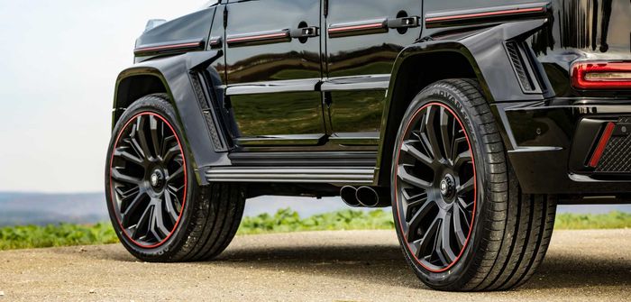 Mercedes-Benz G-Class pakai pelek sporty beraksen merah ukuran 24 inci