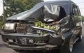 Bumper Toyota Kijang Kapsul Somplak, Gara-gara Mobil Boks Bannya Lepas dan Ngerem Mendadak di Tengah Jalan
