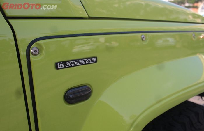 Suzuki Jimny pasang over fender Carstyle asal Jepang