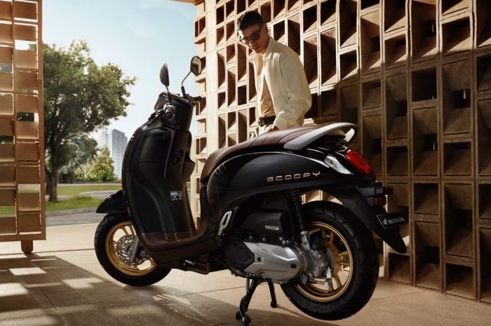 Honda Scoopy adalah salah satu skutik yang naik harganya