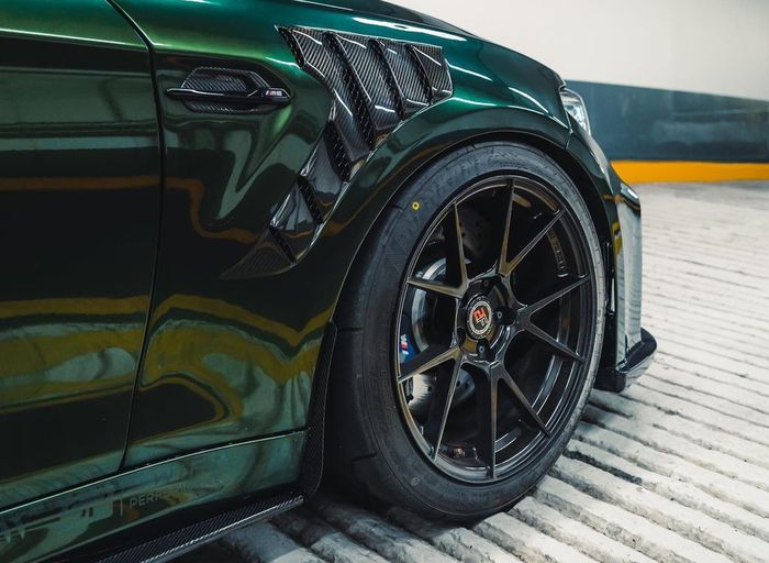 Modifikasi BMW M2 Competition ditopang coilover AC Schnitzer dan pelek model Y-Spoke