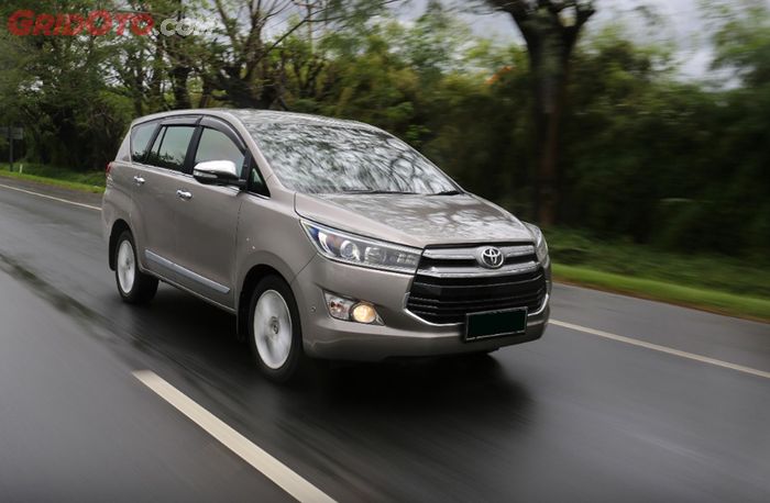 Toyota Kijang Innova Q AT Diesel 2015