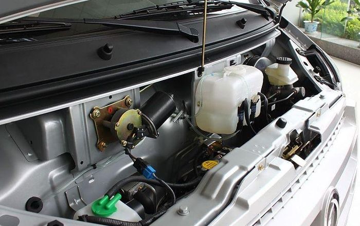 Mesin DFSK C37 ada versi bensin dan diesel