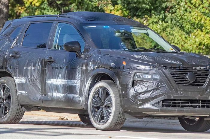 SUV baru dengan gril V-motion yang disebut Nissan X-Trail facelift