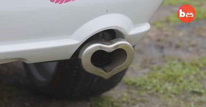 Knalpot Ford Mustang Hello Kitty dibentuk seperti hati