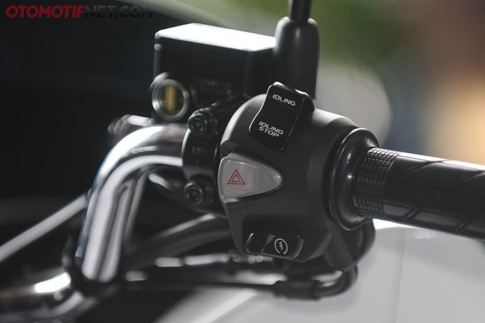 Honda All New PCX 150 tombol lampu hazard jadi fitur standar