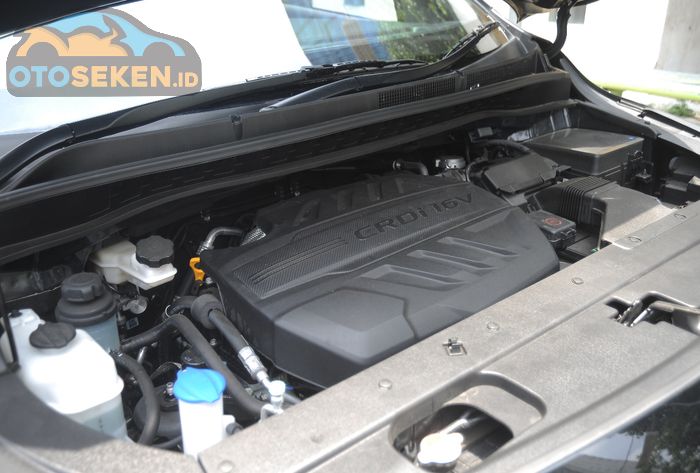 Mesin diesel New Kia Grand Sedona kapasitas 2.200 cc punya tenaga besar