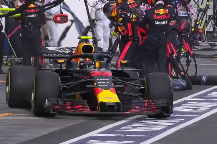 Pit stop pembalap Red Bull, Max Verstappen