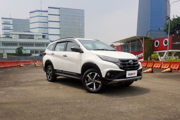 Toyota Rush dapat diskon Rp 22 juta