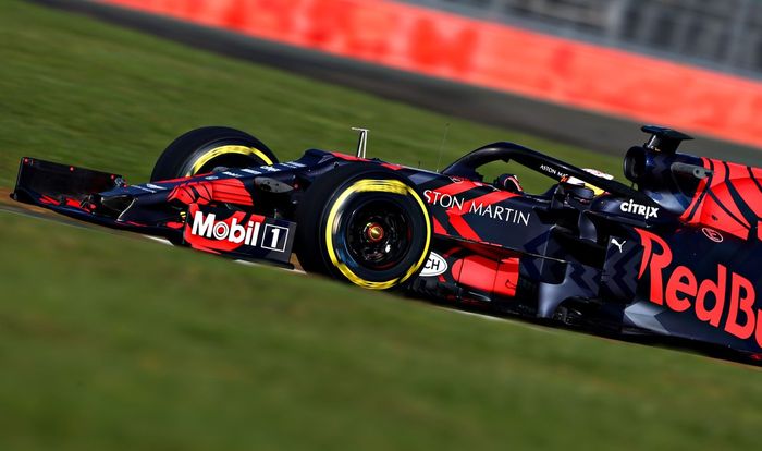 Red Bull Racing membuat sebuah 'perombakan livery' pada mobilnya, RB15
