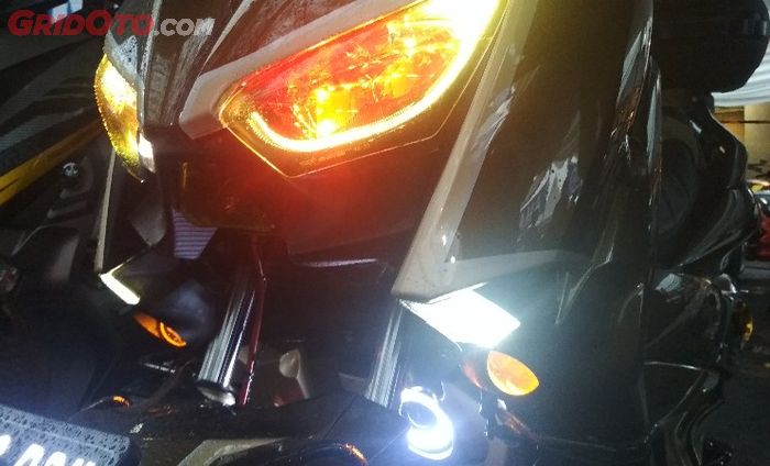 Lampu XMAX 250 2017 pemenang Customaxi Yamaha Tangerang 