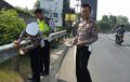 Cegah Kecelakaan Selama Mudik, Satlantas Polres Kendal Pasang Reflektor Jalan
