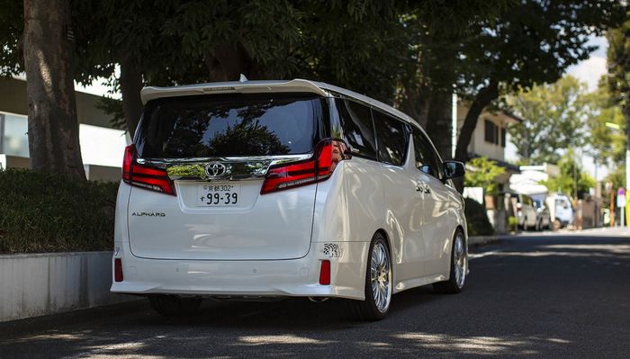 Toyota Alphard hanya ubah kaki-kaki