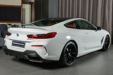 Foto Mobil Bmw Warna Putih