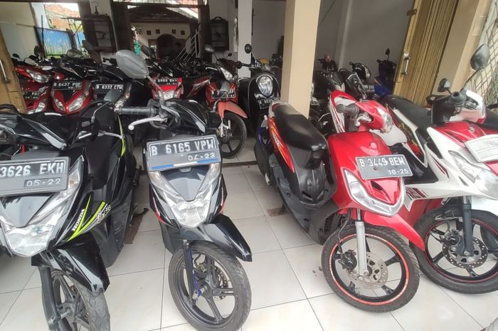 Modal Rp 6 jutaan bisa bawa pulang Honda BeAT atau Yamaha Mio Z.