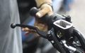 Bisa Bikin Rem Motor Blong, Ini Gejala dan Penyebab Rem Masuk Angin