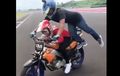 Geger Aksi Sejoli Main Freestyle di Sirkuit Mandalika Bikin Geram Warganet, Penjelasan Pihak Pengelola Tak Terduga