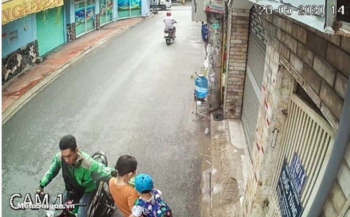 Detik-detik oknum Grab rampas smartphone