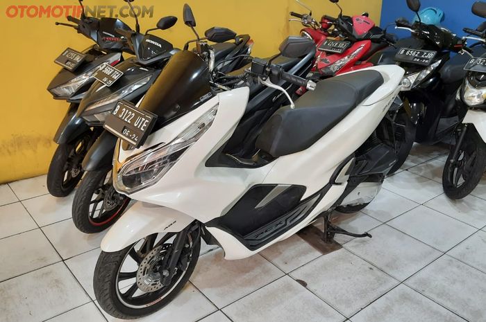 Honda PCX 150 bekas di showroom