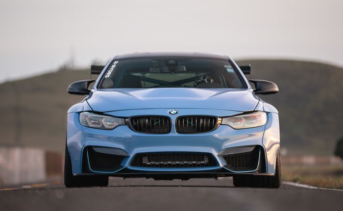 Modifikasi BMW M4 dijejali wide body berbahan karbon
