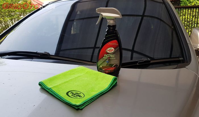 Aplikasi Produk Turtle Wax ICE Seal and Shine di Eksterior Mobil