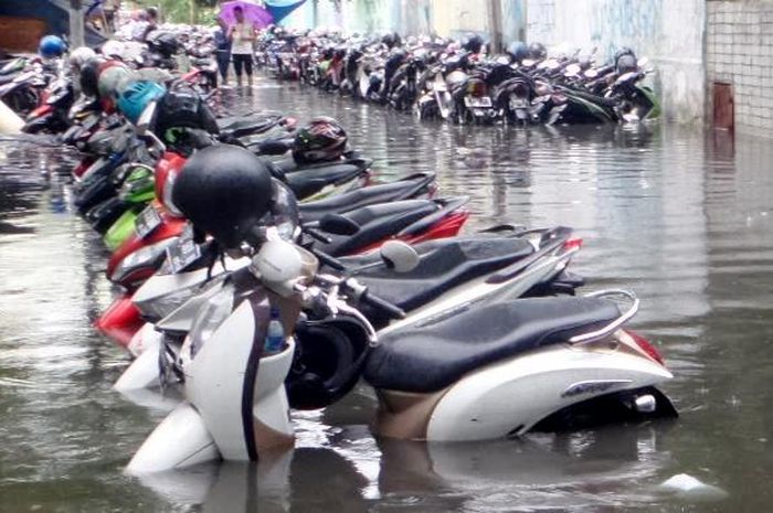 Ciri-ciri Motor Yang Pernah Terendam Banjir