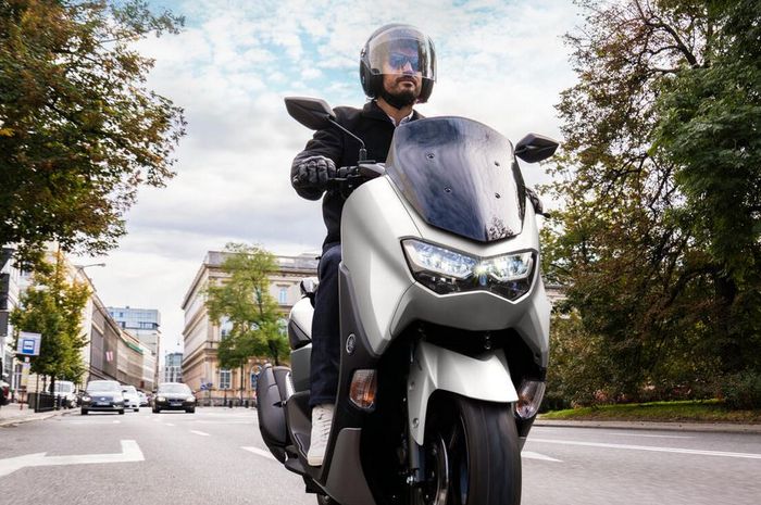 penampakan Yamaha NMAX 125 model year 2024, segini pebedaan powenya dengan versi 155 cc yang beredar di Indonesia