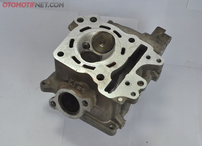 Klep Vario 125 diperbesar jadi kombinasi 30 dan 25 mm