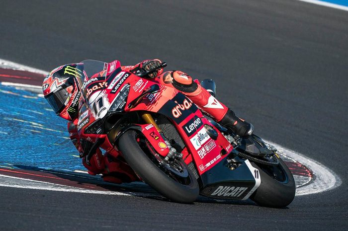 Nicolo Bulega akhirnya buka suara usai insiden dengan Marc Marquez di Race of Champions 