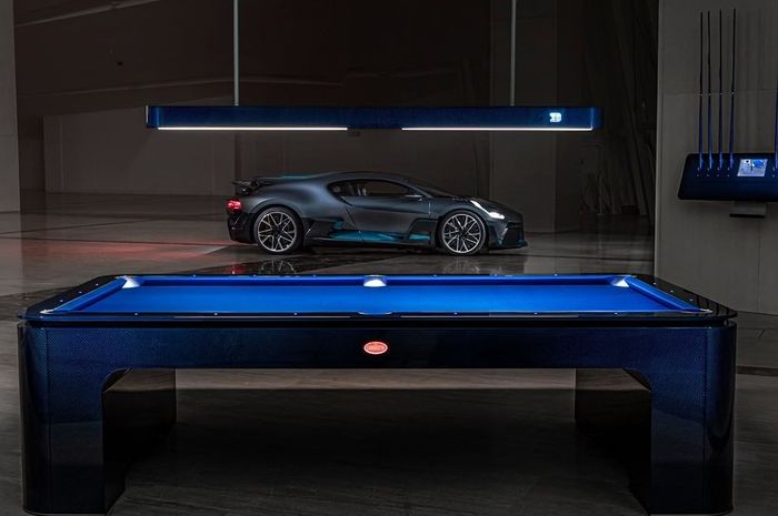 Bugatti pamerkan meja biliar edisi terbatas hasil kerja sama dengan Ixo Carbon.
