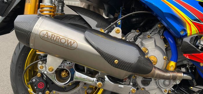 Yamaha XMAX pasang knalpot Arrow Urban