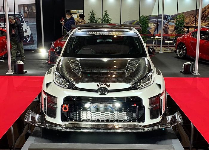 Modifikasi Toyota GR Yaris ala mobil balap time attack pakai body kit Kamikaze