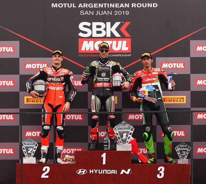 Podium race 2 WSBK Argentina ditempati Jonathan Rea (tengah), Chaz Davies (kiri) dan Toprak Razgatlioglu (kanan)