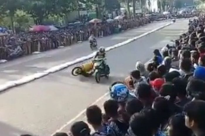 Insiden balap motor kelas wanita, disebut-sebut menjurus pertikaian pribadi pembalapnya